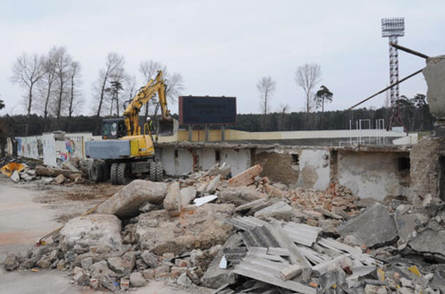 Stadione nebeliko senųjų VIP tribūnų