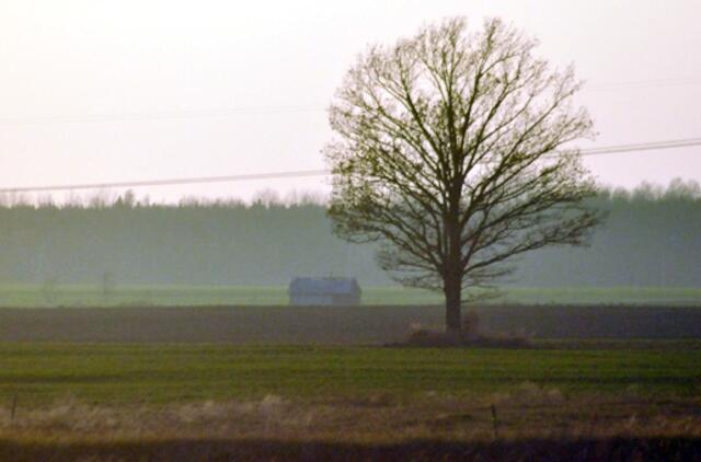 Užsieniečiai Lietuvoje valdo tiek žemės, kiek užima Kuršių nerija