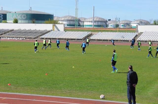 Dėl futbolo - valdininkų aistros