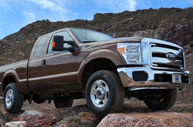 "Ford" atšaukia 4 tūkst. F serijos "Super Duty" pikapų