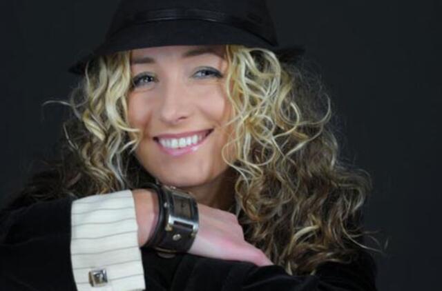 Išleistuvių vakarui: kuklumas - gražiausias aksesuaras