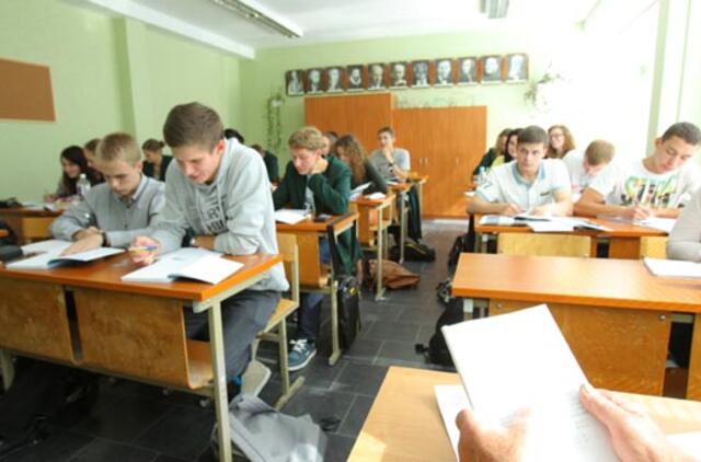Moksleivių ir studentų kasmet sumažėja dešimtimis tūkstančių - statistika