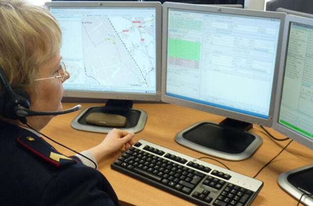 Siūloma griežtinti baudas už melagingus pranešimus telefonu 112