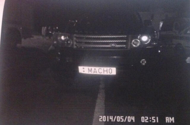 Visureigiu įvažiavo į jūrą ir užklimpo