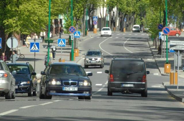 Brangsta automobilių stovėjimas Palangos gatvėse