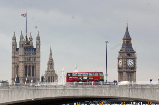 Britų valdžia nori baudą už greičio viršijimą didinti iki 10 000 svarų