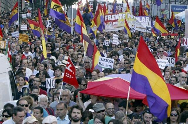 Ispanijoje vyksta manifestacijos už monarchijos panaikinimą