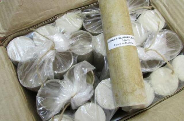 Muitinėje sulaikyta 11 kg dūminių užtaisų