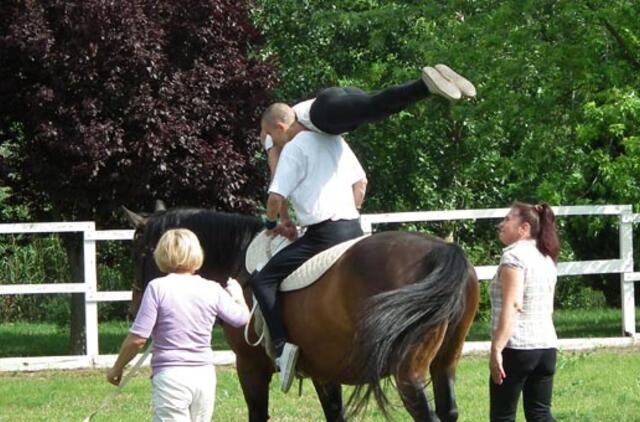 Neįprasta arklių terapija Vengrijoje šokiravo