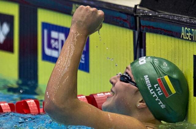 Plaukikė Rūta Meilutytė varžybose Anglijoje - pirma ir antra