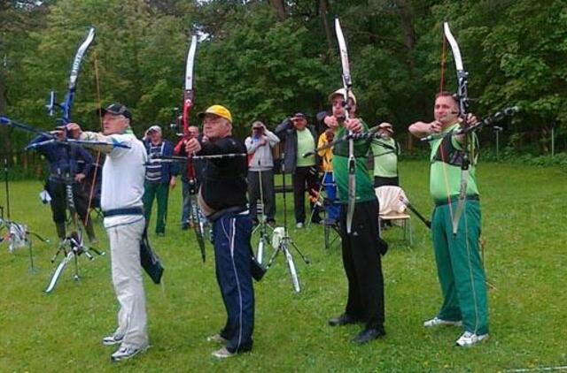 Smiltynėje zvimbė sportininkų strėlės