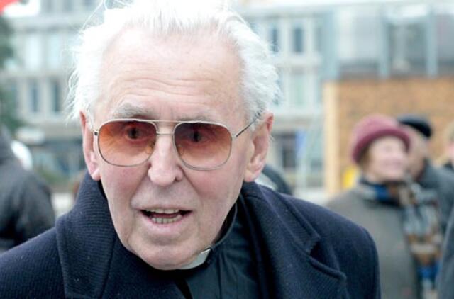 Atsisveikinimas su monsinjoru Alfonsu Svarinsku