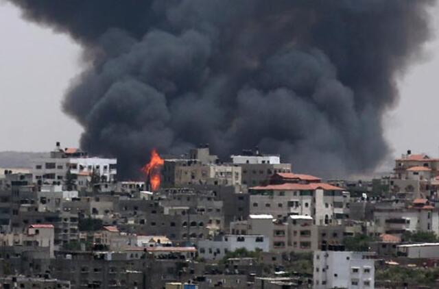 Izraelis ir kovotojai Gazos ruože tęsia raketų atakas, jau žuvo 123 palestiniečiai