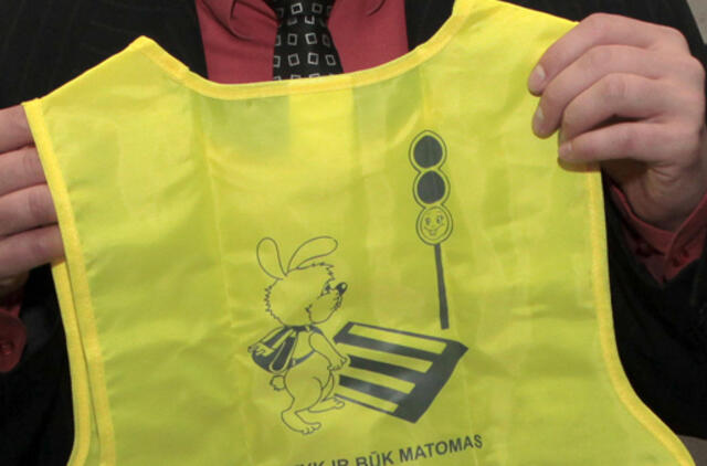 Kada dviratininkai privalo dėvėti liemenę