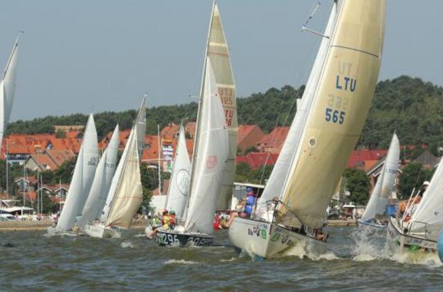 Kuršių marių regatoje - atkakli kova