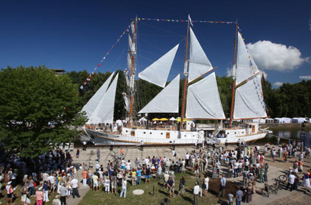 "Meridianas" nuleido trapą ir pakėlė bures