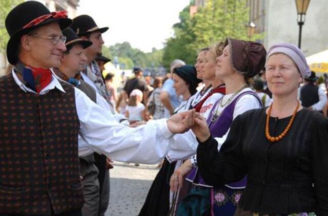 "Parbėg laivelis" atplukdo puokštę naujovių