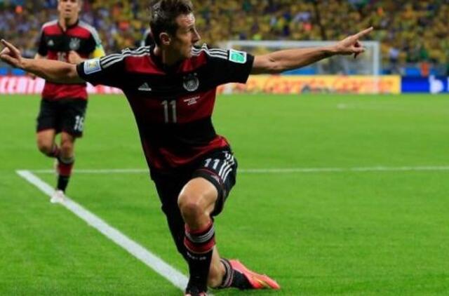 Septynis įvarčius į brazilų vartus įmušę Vokietijos futbolininkai užtikrintai žengė į pasaulio čempionato finalą