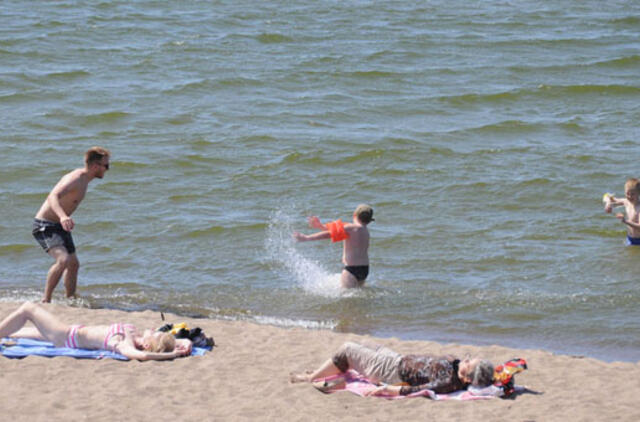 Vaikai paplūdimyje - ne tik gelbėtojų rūpestis