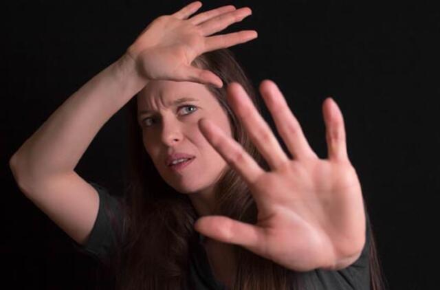 Birutės gatvėje sumušta ir apiplėšta moteris