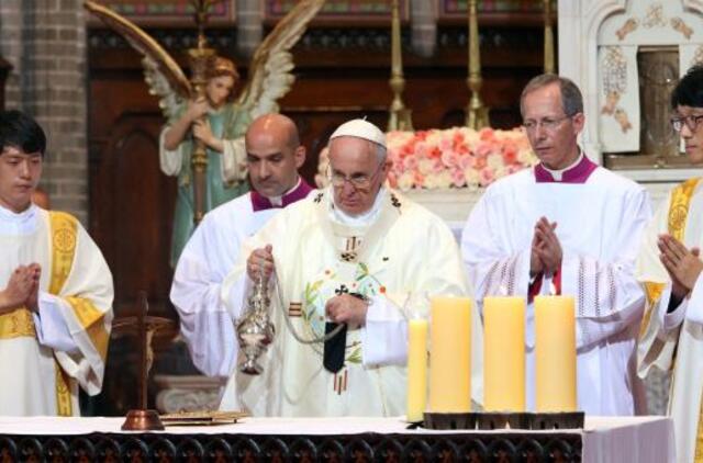 Popiežius Šiaurės ir Pietų Korėjas ragina vienytis