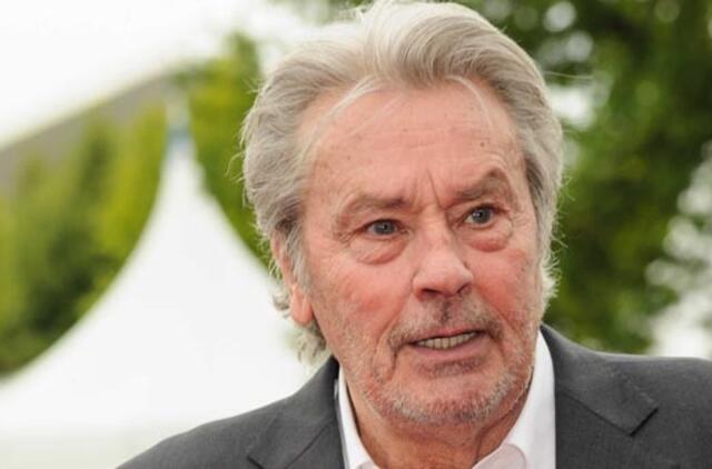 Prancūzų aktoriui Alenui Delonui atlikta operacija