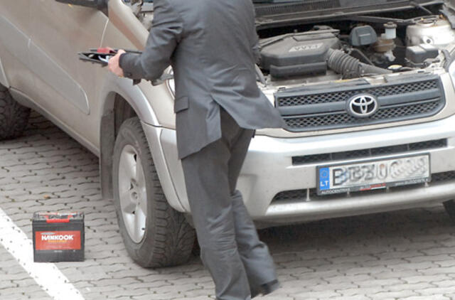 Seni akumuliatoriai lietuviams dar nerūpi