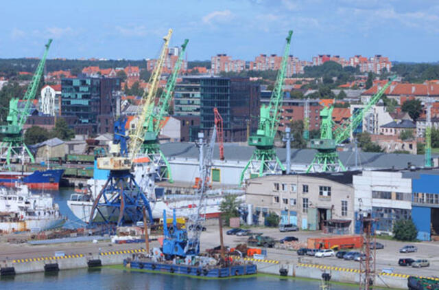 Asbestiniai stogai: miestiečiai liko ant ledo