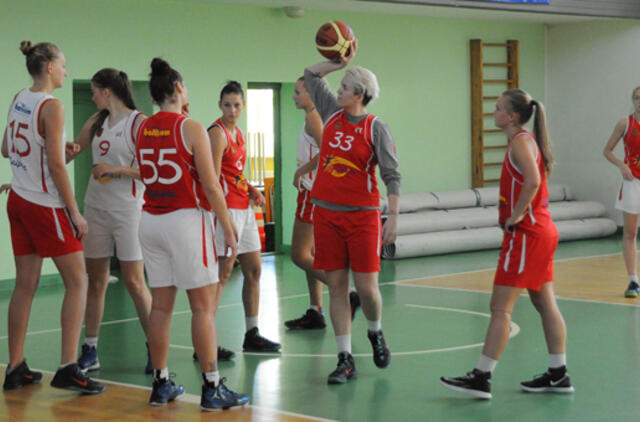 "Fortūnos" merginos nugalėjo Liepojos krepšininkes