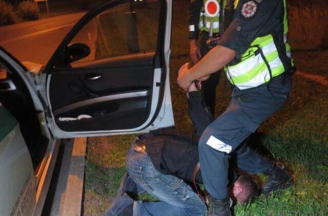 Girtas vairuotojas sutraiškė pareigūno vakarienę