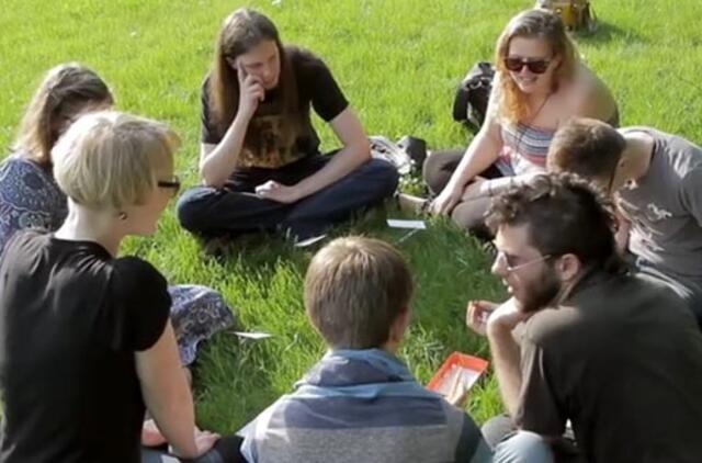 Inspektorė Lietuvos gėjų lygai nurodė, kad seksualinių mažumų vaizdo klipas žalingas vaikams