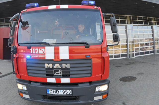 Pasvalio rajone, įtariama, padegtas automobilis