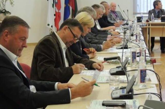 Rajono politikai žarsto savivaldybės pinigus