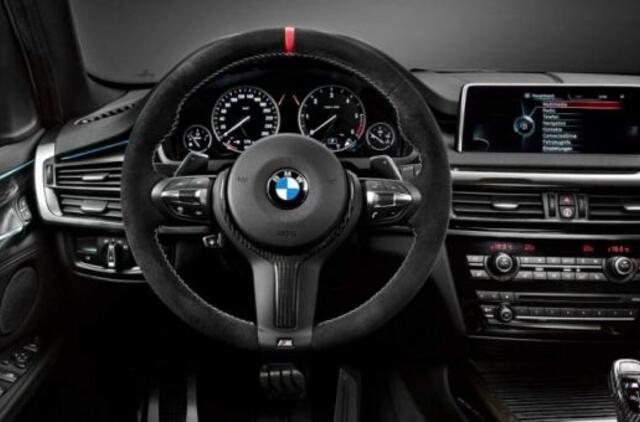 Šiaulių rajone sudegintas brangus BMW X5