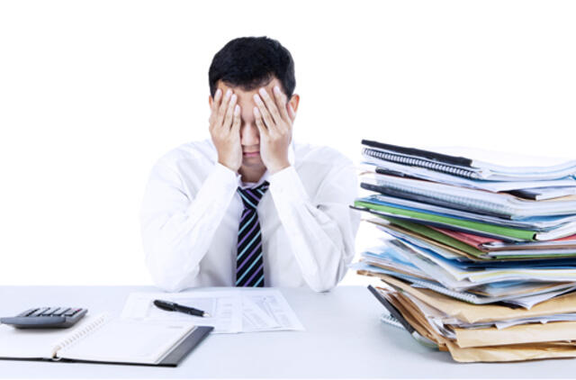 Tyrimas: pagrindinė blogos nuotaikos priežastis - stresas darbe