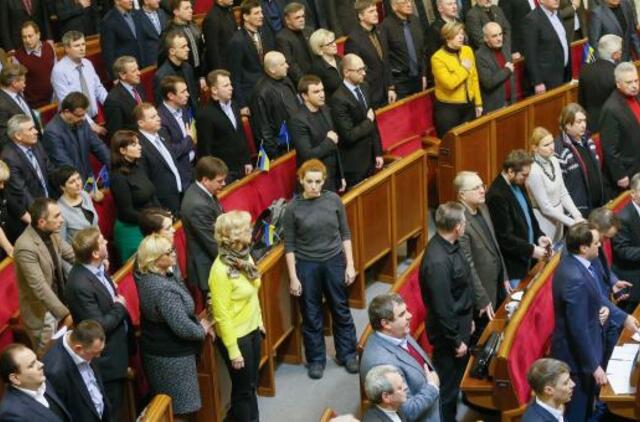 Ukrainos parlamentas patvirtino įstatymą dėl autonomijos ir amnestijos rytiniams regionams