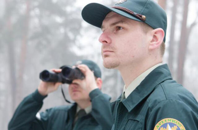 Aplinkos ministerija kviečia tapti neetatiniais aplinkos apsaugos inspektoriais