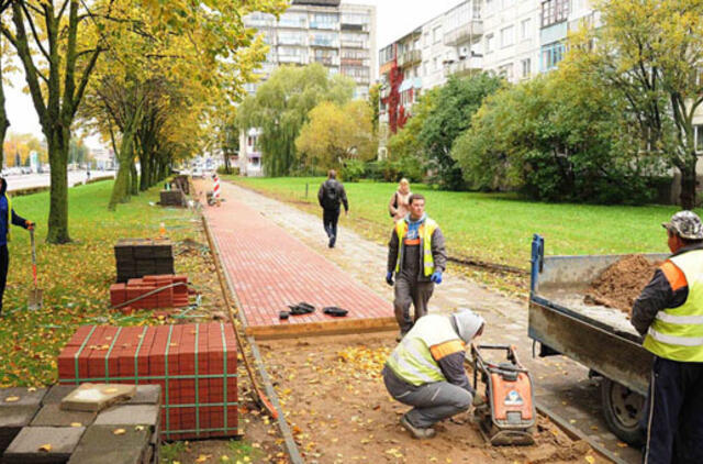 Dviračių tako parodija virsta tikru dviračių taku