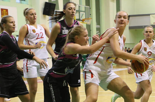 "Fortūnos" merginos antrąkart sutriuškino latves