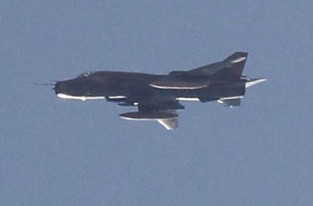 "Islamo valstybės" kovotojai apmoko savo narius pilotuoti naikintuvus