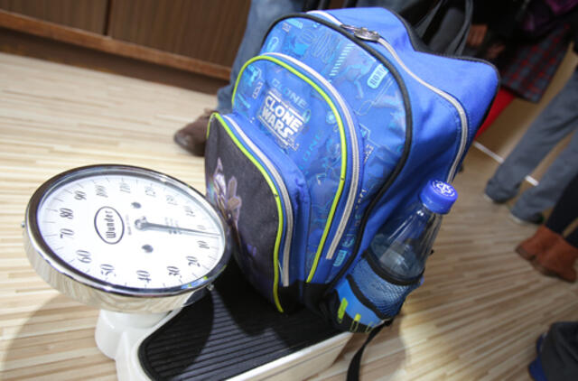 Labiausiai nuo kuprinių svorio kenčia antrokai