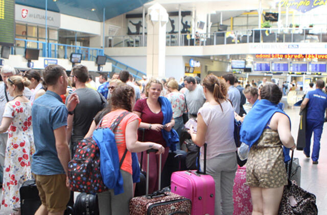 Lietuvos oro uostuose keleiviai dėl Ebolos netikrinami, bet informuojami