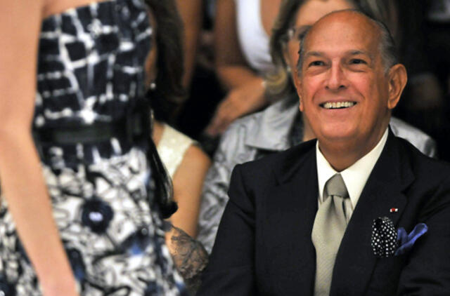 Mirė JAV dizaineris Oskaras de la Renta