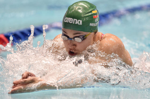 Plaukikė Rūta Meilutytė Japonijoje iškovojo pasaulio taurės varžybų aukso medalį