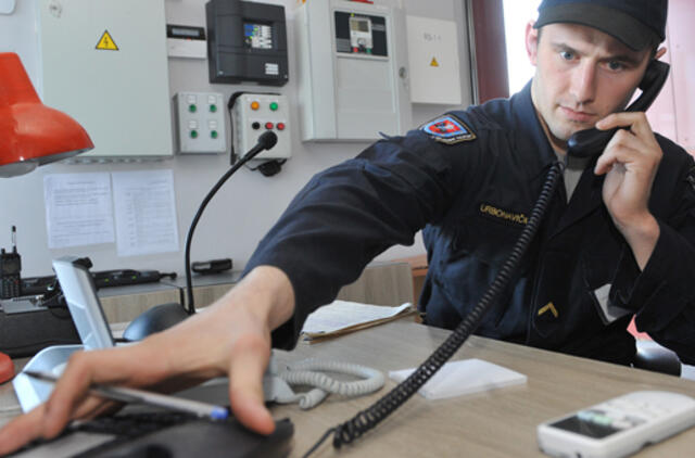 Plungėje užsidegė visureigis