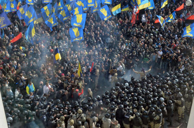 Prie Ukrainos parlamento susirėmė protestuotojai