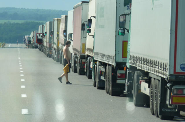 Rekordiškai sumažėjo TIR knygelių išdavimas