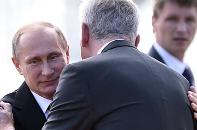 Serbijos prezidentas apdovanojo "brangųjį brolį Vladimirą"