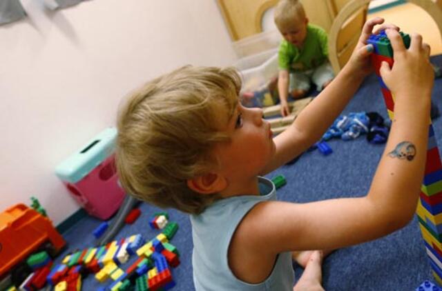 Emigrantė atidavė savo sūnų surinamietės ir olando šeimai