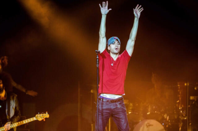 Enrikė Iglesijas artėja prie Lietuvos: pradėjo koncertų turą Europoje